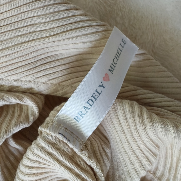 Beige Ribbed Wrap Top - Picture 4 of 4